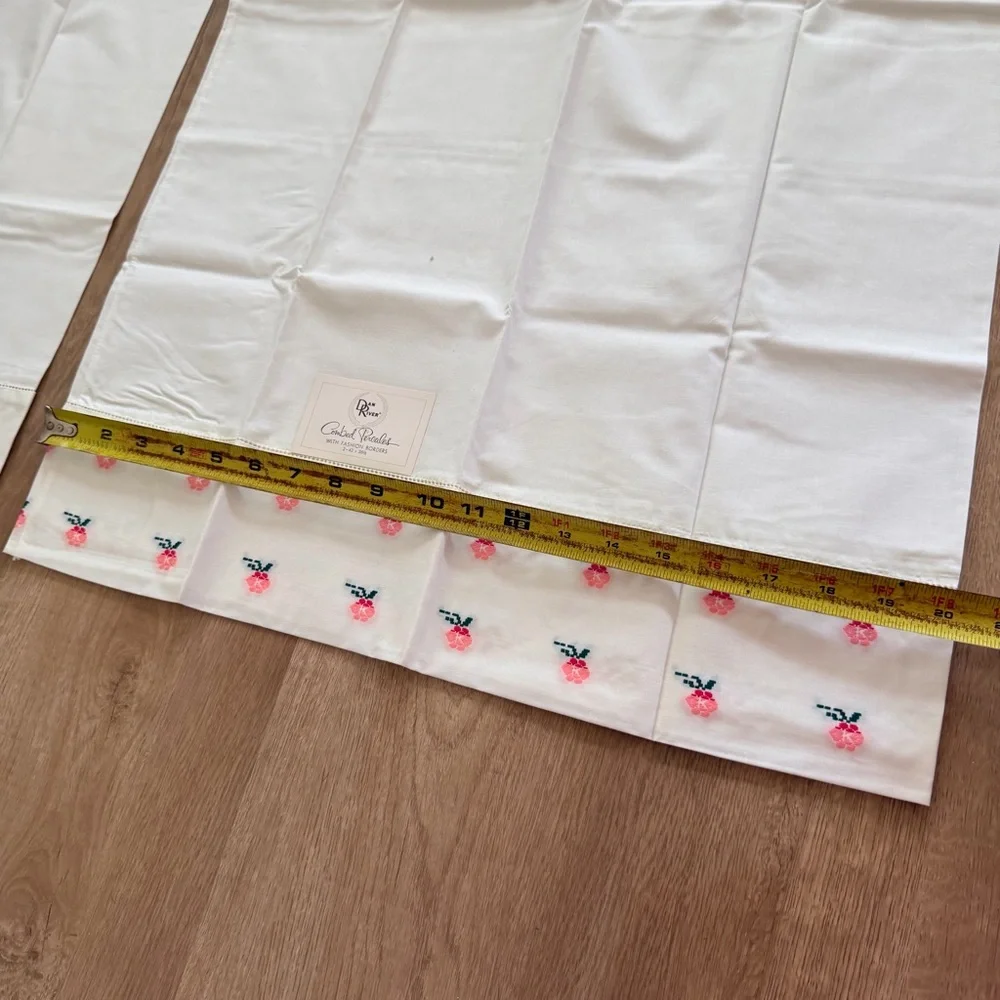 NOS Dan River Combed Percales Fashion Borders Cotton Two Pillowcases 42 x 38 1/2